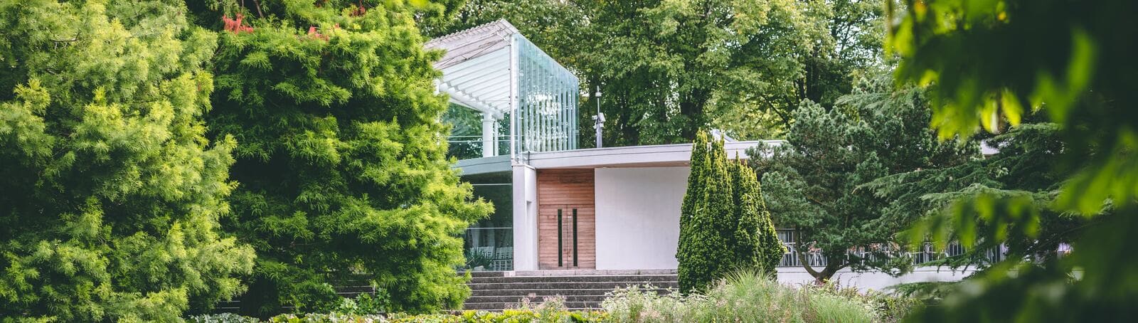 Greening Bangkok Spas: How Incorporating Sustainable House and Garden Elements Enhances the Spa Experience.